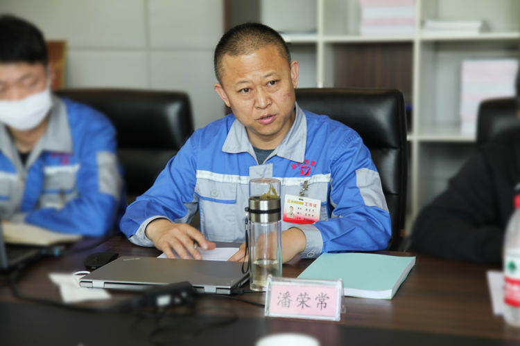 “氣力輸送連續供料關鍵設備”科技成果評價會在章丘豐源隆重舉行 “氣力輸送連續供料關鍵設備”科技成果評價會在章丘豐源隆重舉行